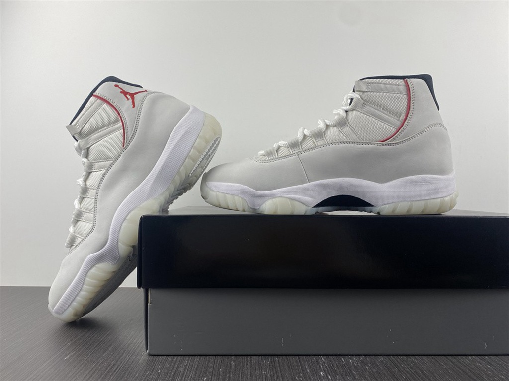 Air Jordan 11 ??Platinum Tint